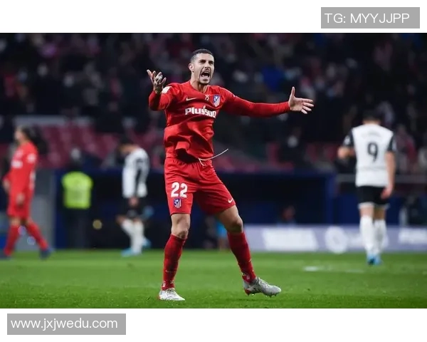 足球明星周精彩纷呈赛事回顾 聚焦全球顶级球员的竞技表现与未来展望