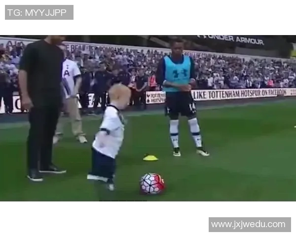 足球球星美式男孩：从球场到人生舞台的热血成长故事